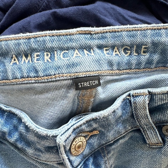 American Eagle Mom Straight Jean - Picture 3 of 5